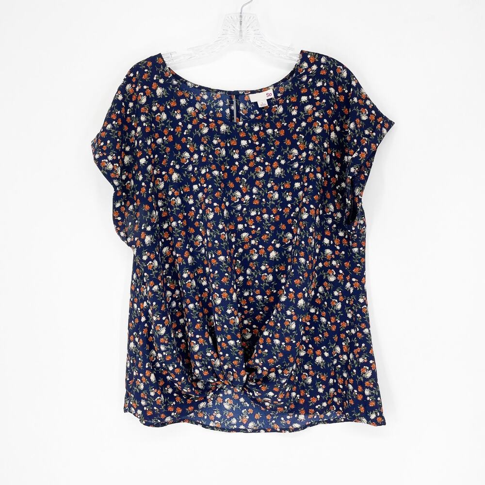So Short Sleeve Floral Top Size Large